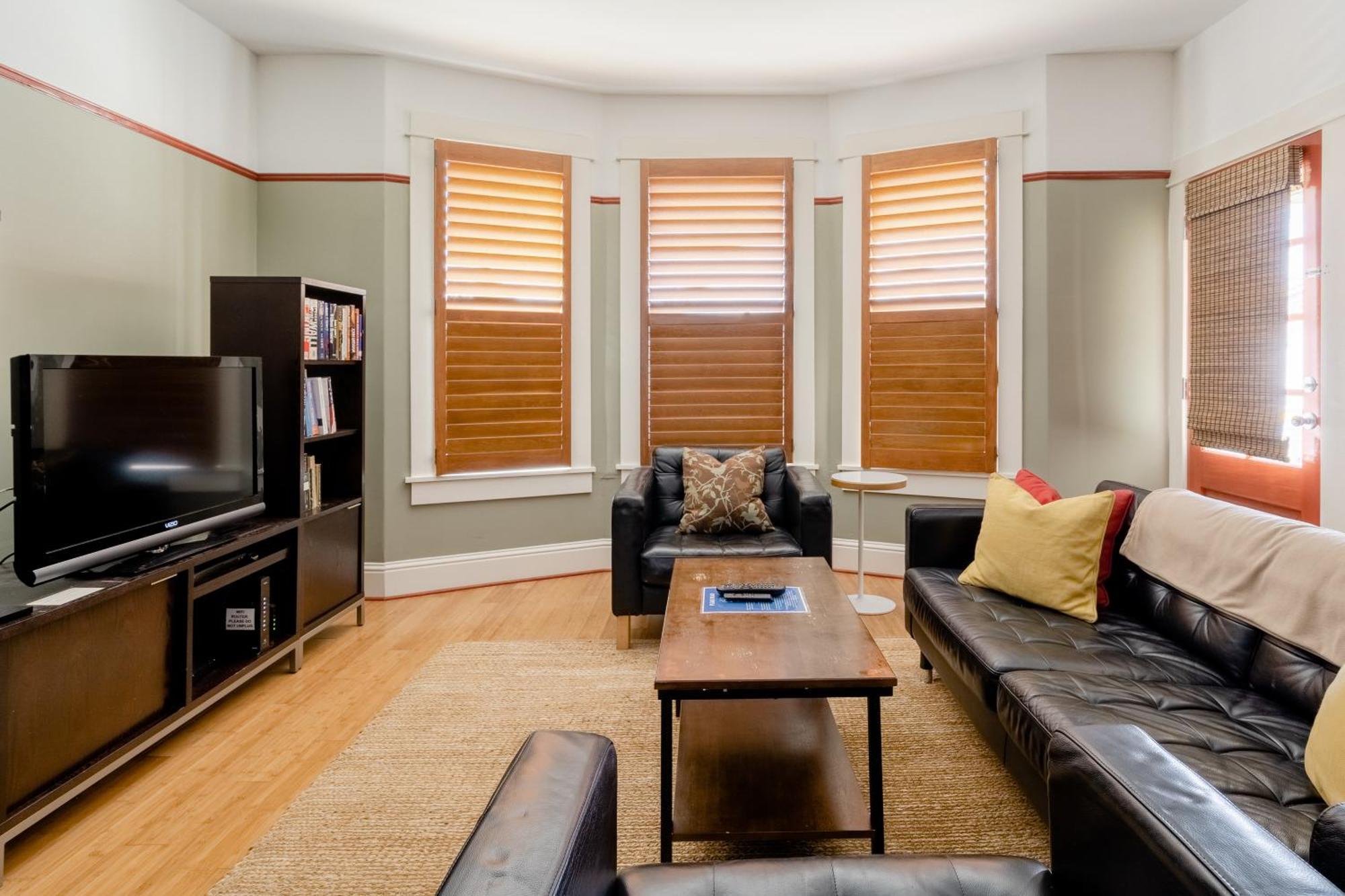 - Sun-filled In Buckman Neighborhood With 2brs Holiday home Portland